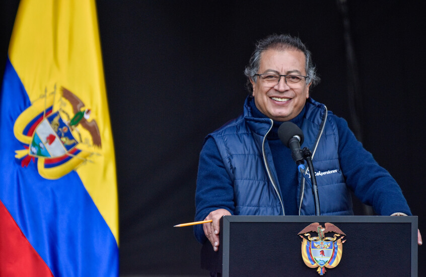 رئيس كولومبيا يدعو إلى محاكمة ترامب