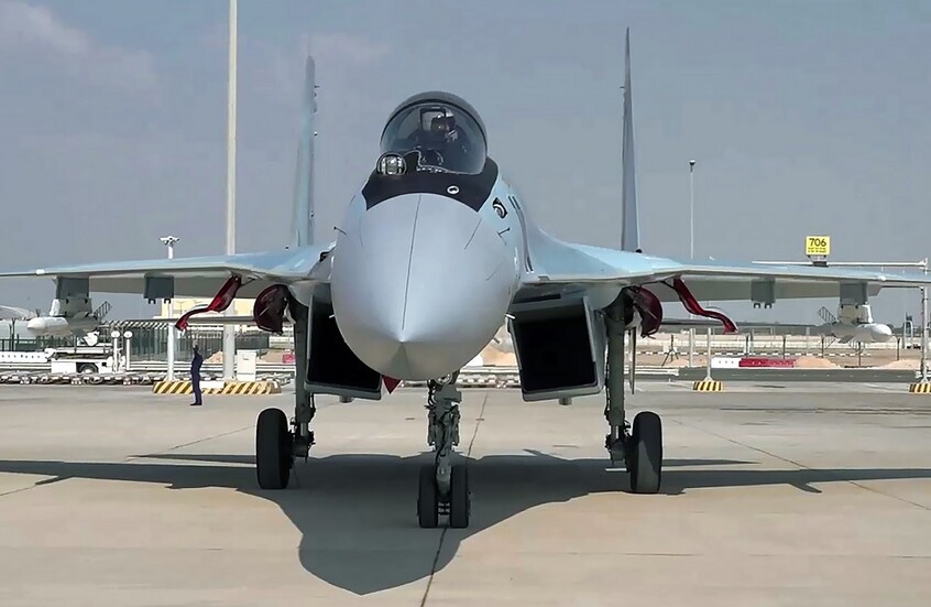 الدفاع الروسية تتسلم دفعة جديدة من مقاتلات "سو-35-إس" (فيديو)