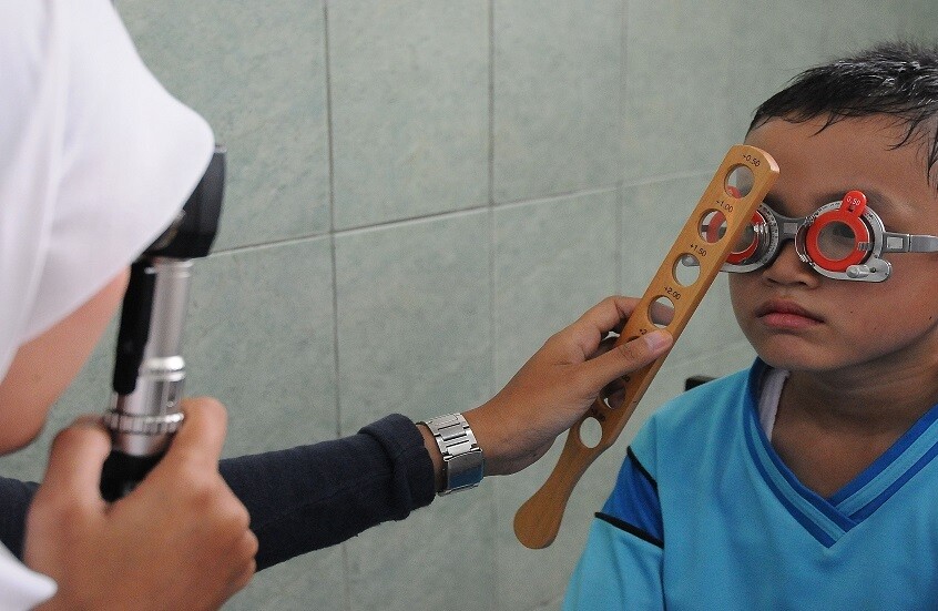 دراسة صينية بريطانية تكشف تأثير تلوث الهواء على حدة النظر لدى الأطفال