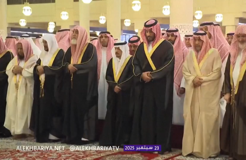 ولي العهد السعودي يودع المفتي العام للمملكة