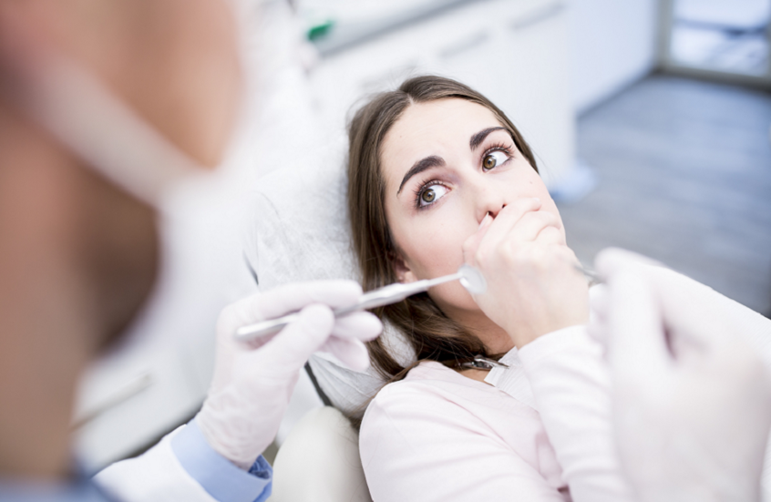 دراسة تقدم تفسيرا مقلقا وراء الخوف من طبيب الأسنان