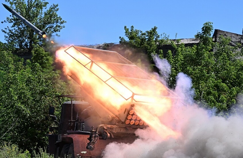 الدفاع الروسية تكشف تفاصيل معركة تحرير بلدة كيروفسك في دونيتسك