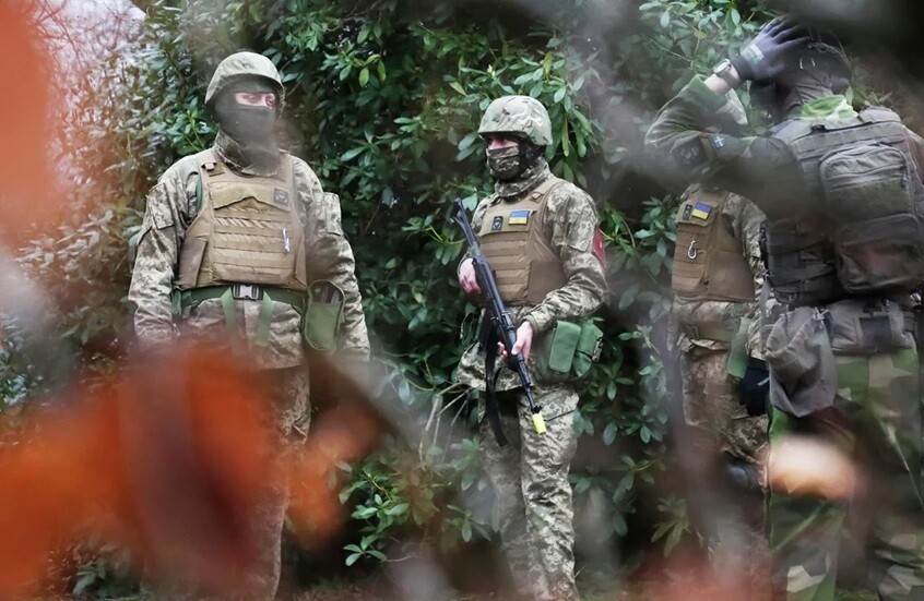 ضابط كبير في الناتو يسخر من تصريحات ترامب عن قدرة أوكرانيا على استعادة أراضيها بمساعدة أوروبا