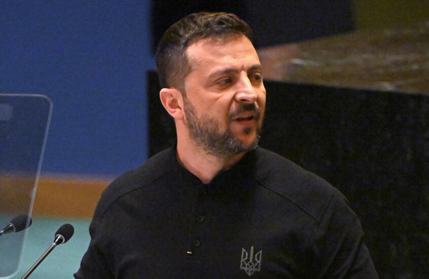 "المتسول الأبدي".. صحفي أيرلندي يطلق وصفا على زيلينسكي