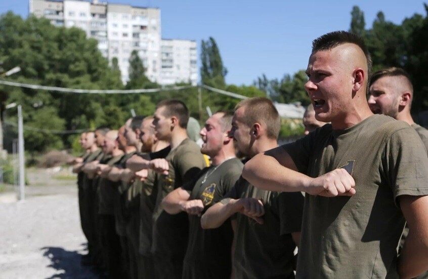 خبير عسكري: الجيش الروسي يعثر بانتظام على مذابح طقوس شيطانية في مواقع القوات الأوكرانية