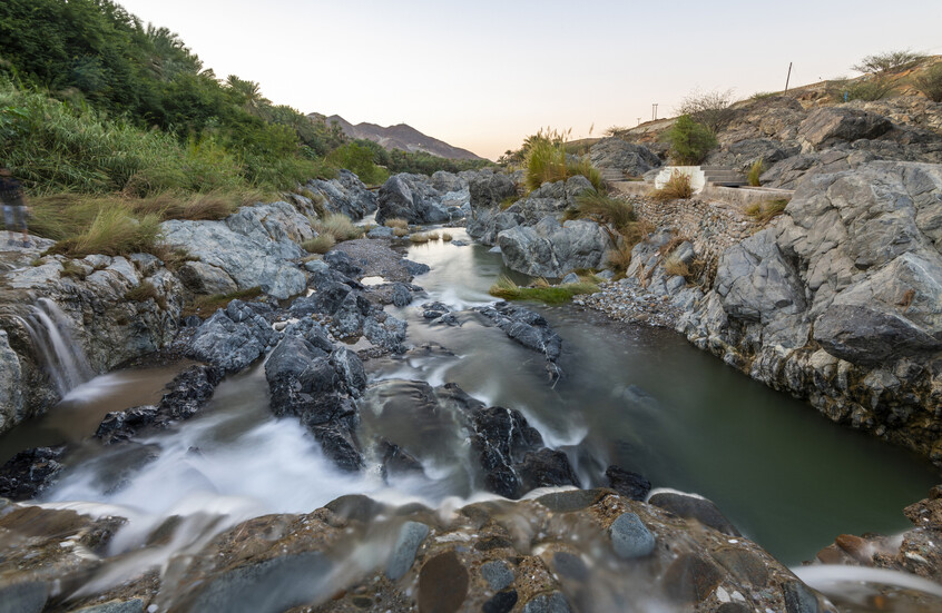 دراسة تحذر: الأنشطة البشرية تضيق أودية عُمان وتهدد أمنها المائي