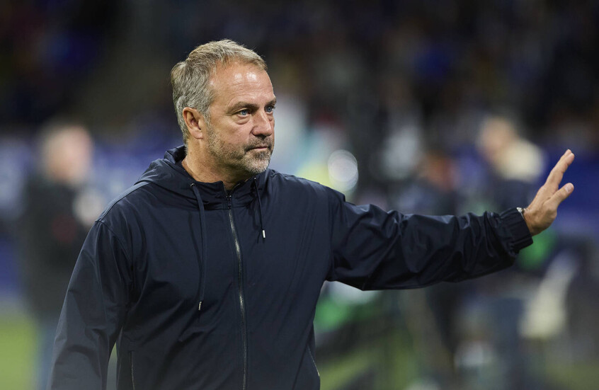 من برشلونة إلى بيروت.. "رومانسية فضل شاكر" ترافق هانز فليك (فيديو)