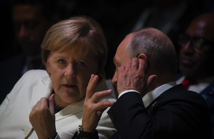 ميركل تكشف تناقض موقفها مع بوتين حيال "أكبر كارثة في القرن العشرين"