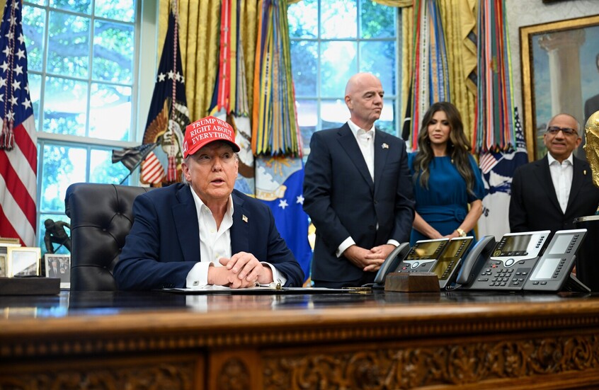 خلافات ترامب مع سياسات الهجرة تهدد مدن كأس العالم 2026.. وفيفا تلتزم الصمت