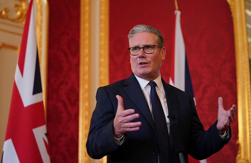 بريطانيا تعلن إطلاق هوية رقمية إلزامية لمكافحة الهجرة غير الشرعية