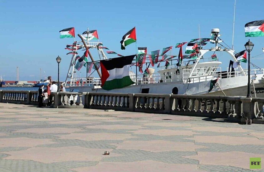 سفينة "عمر المختار" الليبية تلتحم بباقي سفن أسطول الصمود في نقطة الالتقاء (فيديو)