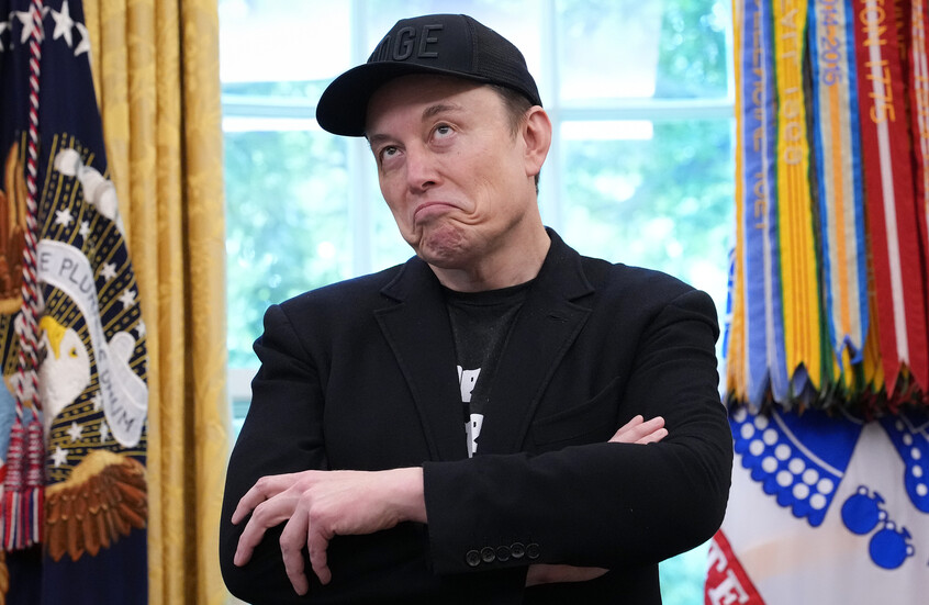 ملفات المجرم الجنسي جيفري إبستين تكشف مفاجأة حول إيلون ماسك وشخصيات بارزة أخرى