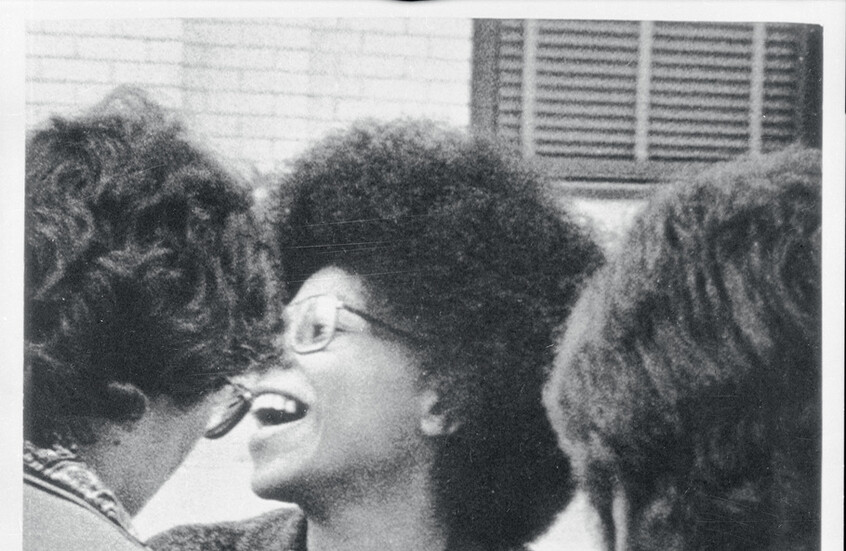 وفاة الأيقونة الثورية أساتا شاكور.. الناشطة التي تحدّت أمريكا ووجدت ملجأ في كوبا