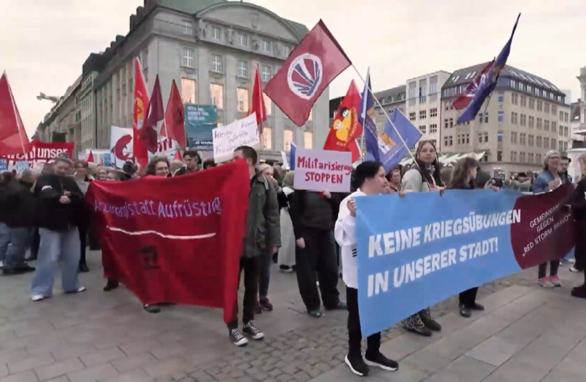 ألمانيا.. مسيرة في هامبورغ احتجاجا على تدريبات حلف الناتو على سيناريو نشوب صراع مع روسيا