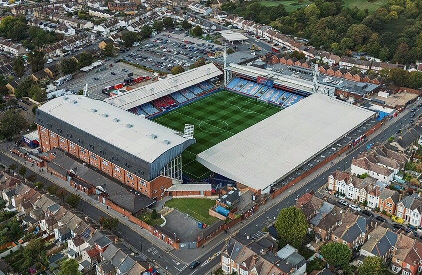 ليفربول ضيفا ثقيلا على كريستال بالاس اليوم.. التشكيلة والقنوات الناقلة