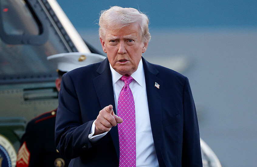 ترامب يتهم الـFBI بزرع مئات العملاء بين حشود اقتحمت الكابيتول عام 2021