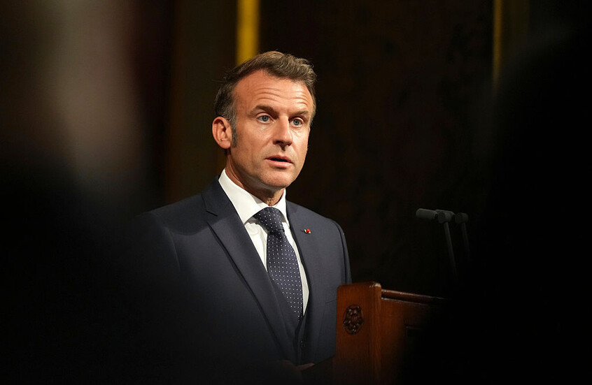 ماكرون يتوعد بمحاسبة مهدِّدي القاضية التي أدانت ساركوزي ويؤكد حماية استقلال القضاء الفرنسي