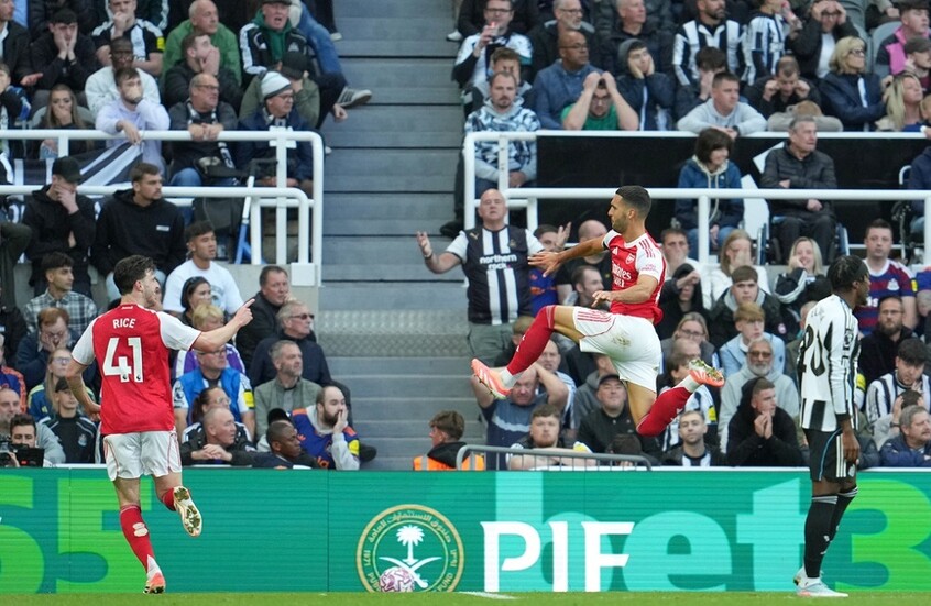 نيوكاسل يونايتد يسقط أمام أرسنال في الوقت القاتل (فيديو)