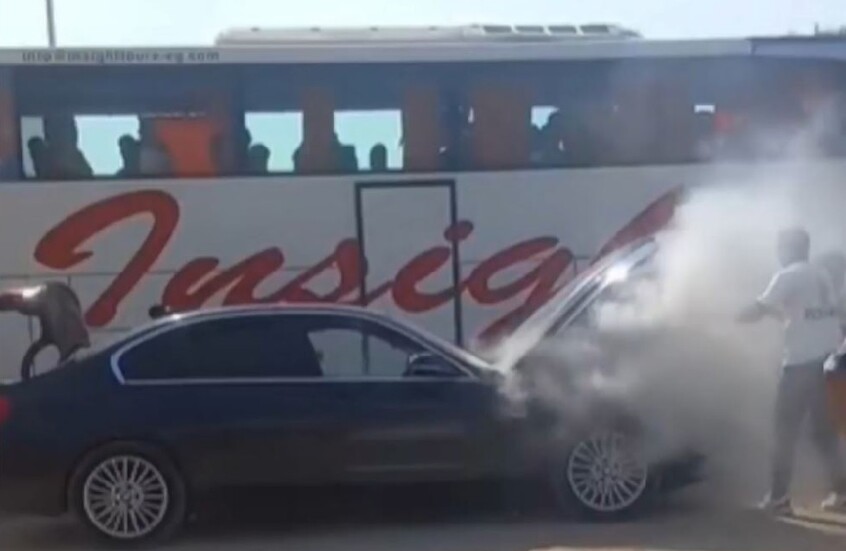 المصري أحمد شوبير ينجو من حريق بسيارته (فيديو)