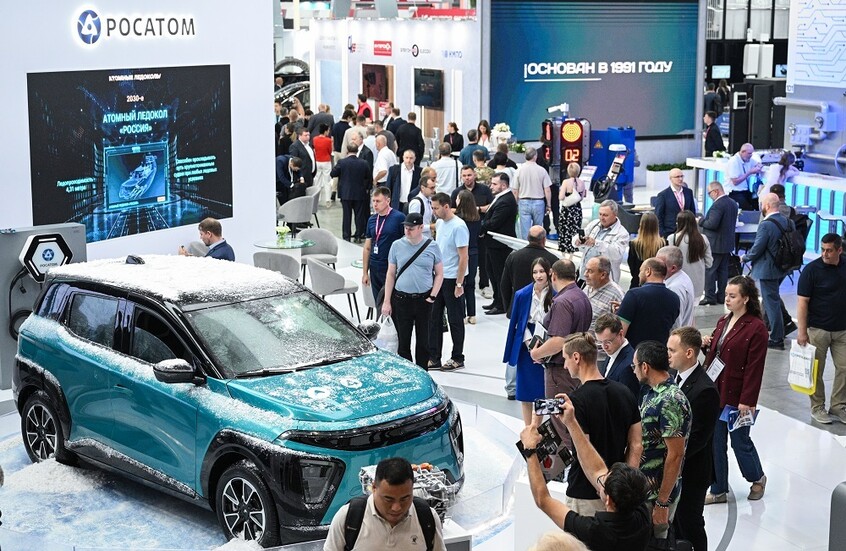 روسيا تعرض سيارة Atom الكهربائية في مينسك