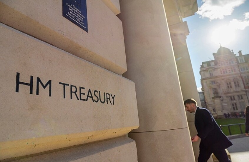 عقوبات بريطانية على وزارتي النفط والطاقة الإيرانيتين و71 هدفا مرتبطا بالبرنامج النووي