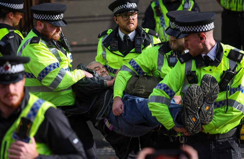 اعتقال العشرات في بريطانيا بسبب دعم منظمة "فلسطين أكشن"