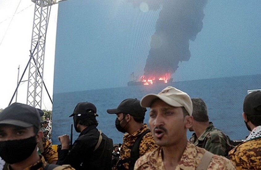 شركة شحن: إخلاء سفينة تعرضت لهجوم في خليج عدن وأصيب اثنان من أفراد طاقمها