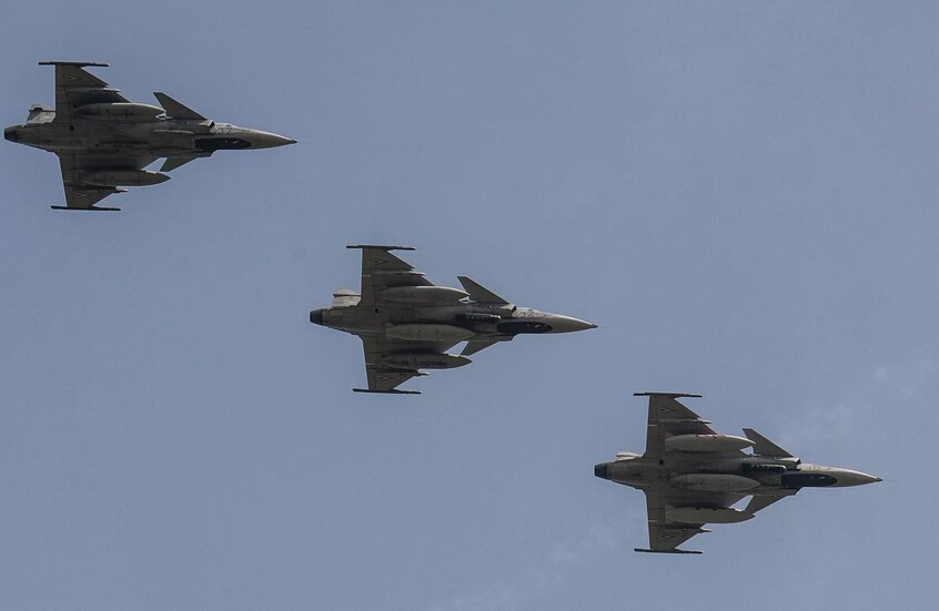 الدفاع السويدية تفنّد تصريحات كييف بشأن اقتراب تزويدها بمقاتلات "غريبن"