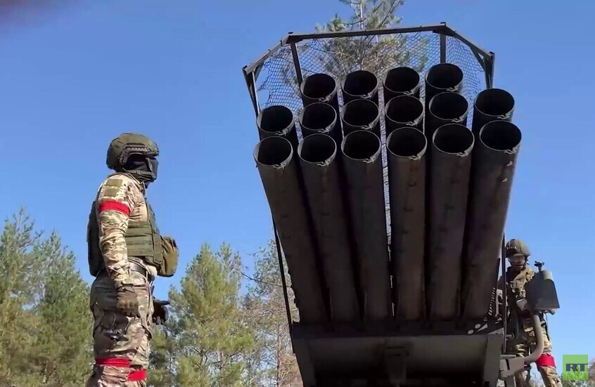 جمهورية لوغانسك.. منظومة "أورغان" تدمر مواقع معادية