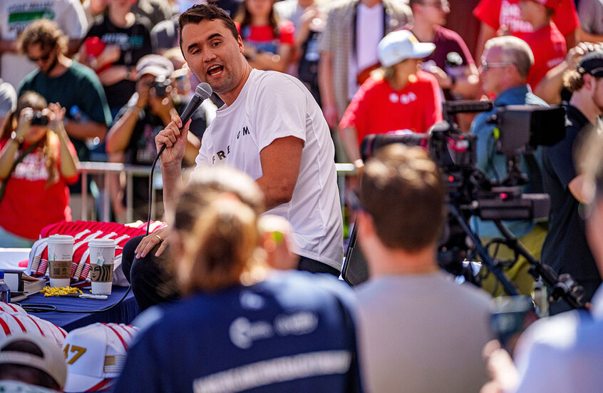 قبل اغتياله.. كيرك نبه نتنياهو إلى تآكل الدعم الأمريكي وخسارة إسرائيل لمعركة الإعلام