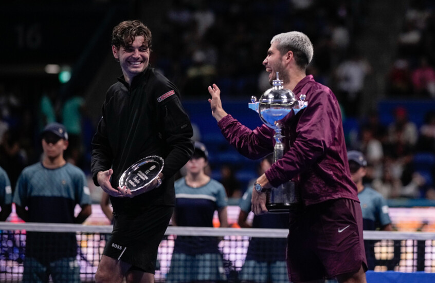 ألكاراز يثأر من فريتز ويتوج ببطولة اليابان المفتوحة