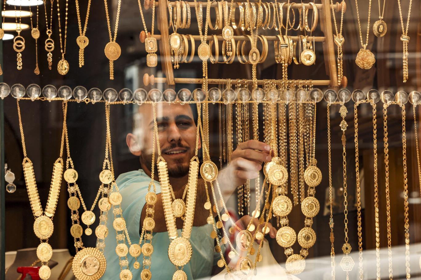 ارتفاع تاريخي للذهب ينعكس على الأسواق في مصر