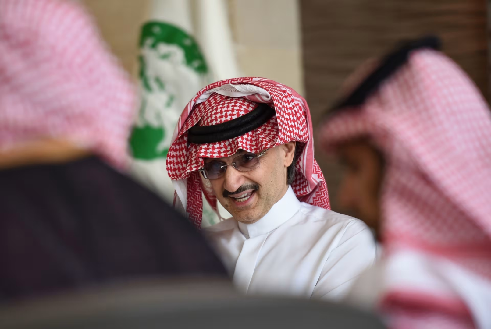 رد فعل الوليد بن طلال على إعلان الألقاب التاريخية لنادي الهلال (صورة)