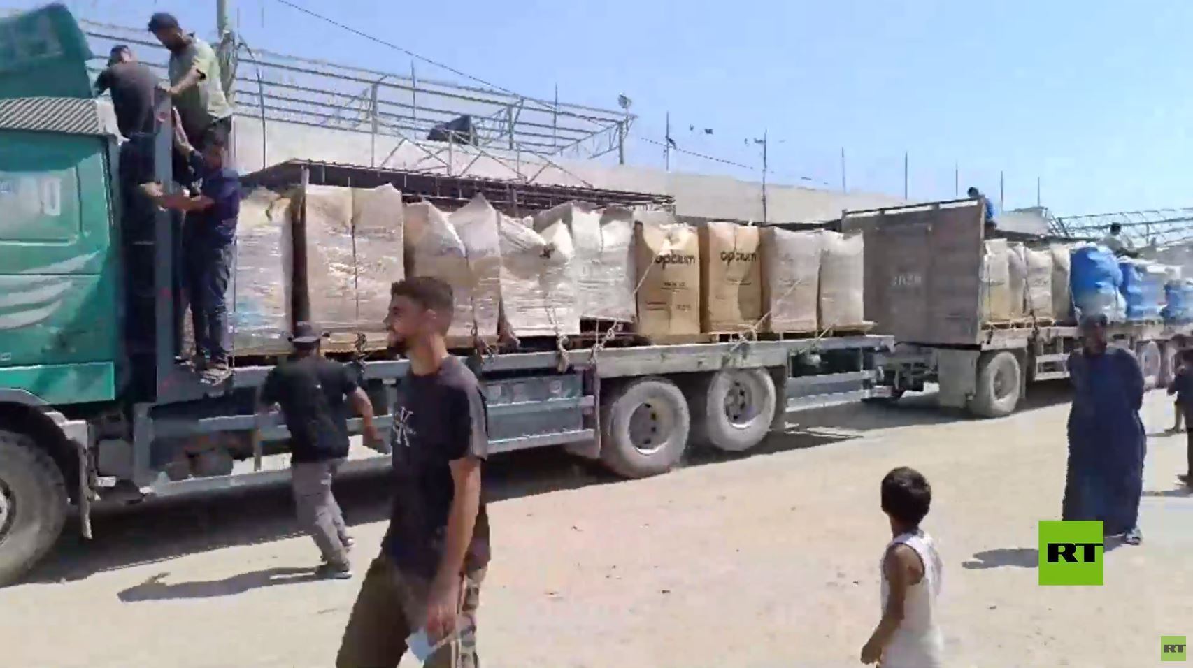 قطاع غزة.. دخول شاحنات تحمل مستلزمات طبية خاصة إلى مجمع ناصر الطبي