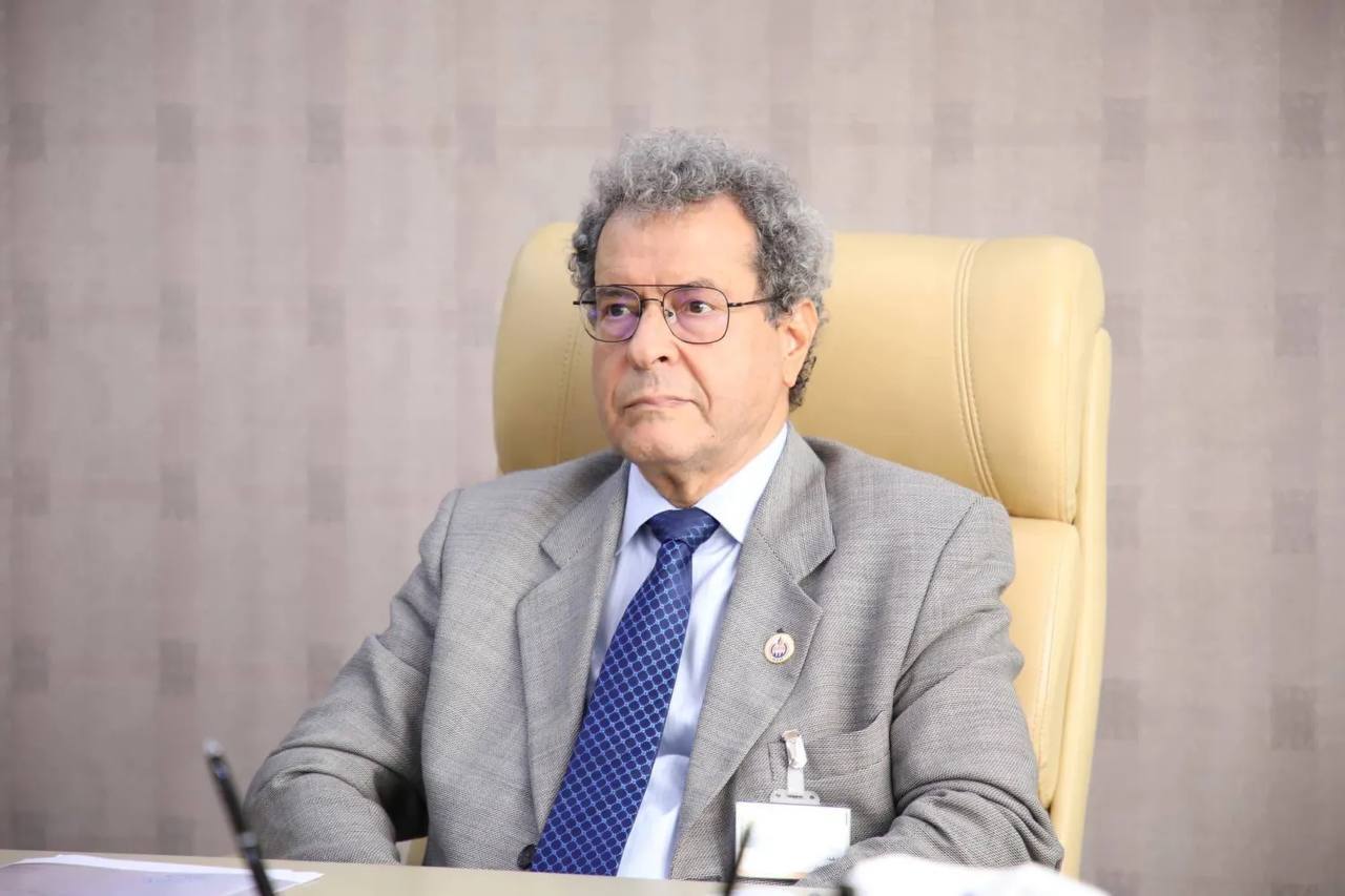 النائب العام الليبي يكشف أسباب القبض على وزير النفط السابق محمد عون