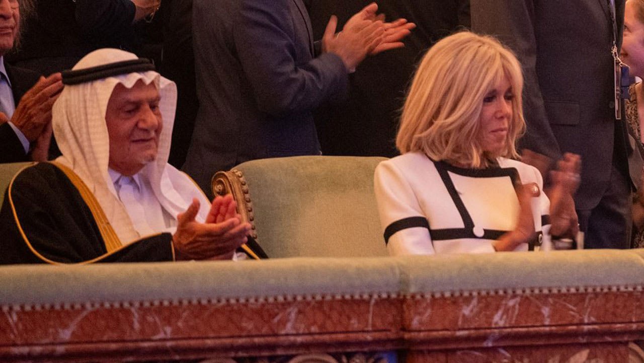 فيديو يجمع الأمير تركي الفيصل وبريجيت ماكرون يشعل مواقع التواصل