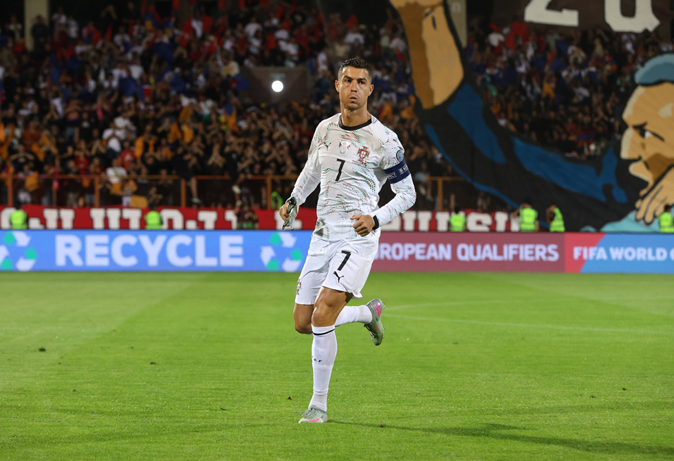 بعد ثنائيته في شباك أرمينيا.. كم هدفا يفصل رونالدو عن رقم الألف التاريخي؟
