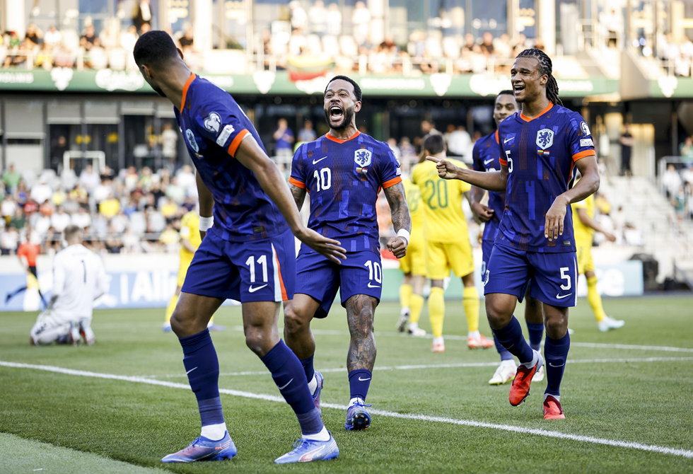 هولندا تقتنص فوزا ثمينا أمام ليتوانيا في تصفيات كأس العالم