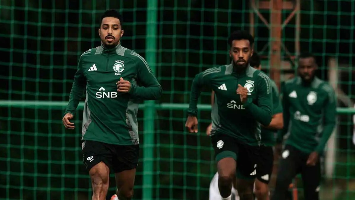 الموعد والقنوات الناقلة لمباراة السعودية والتشكيك