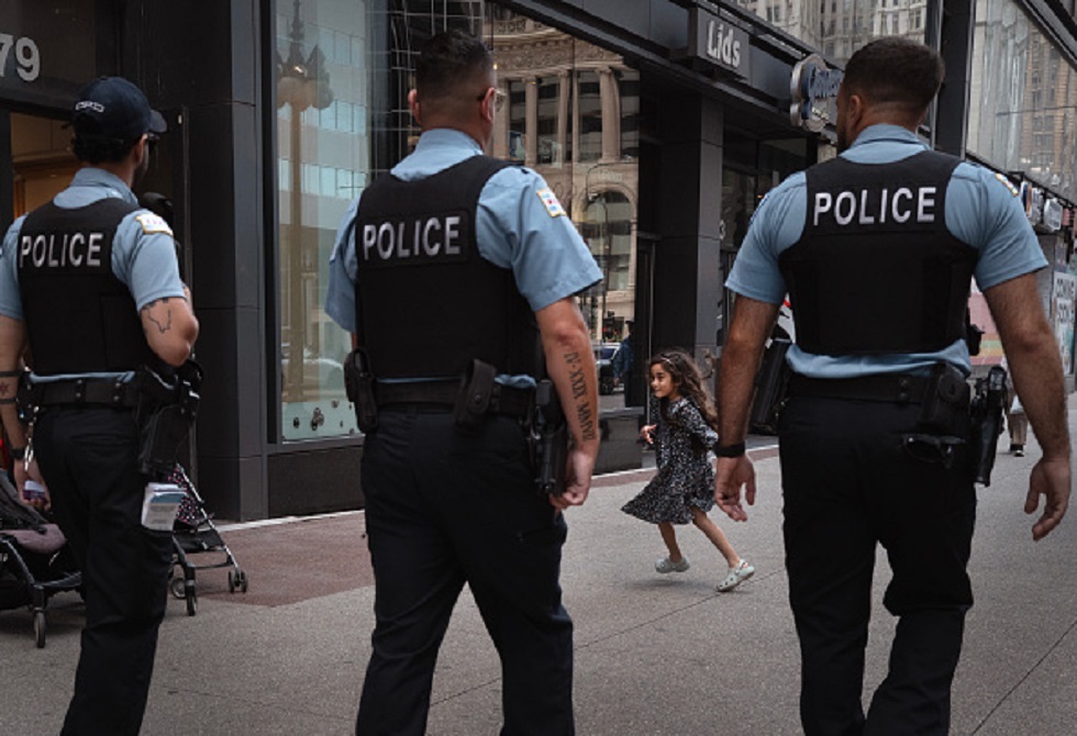 شيكاغو.. تعويض مواطنة روسية بـ20 ألف دولار بعد تعرضها للتمييز على أساس عرقي