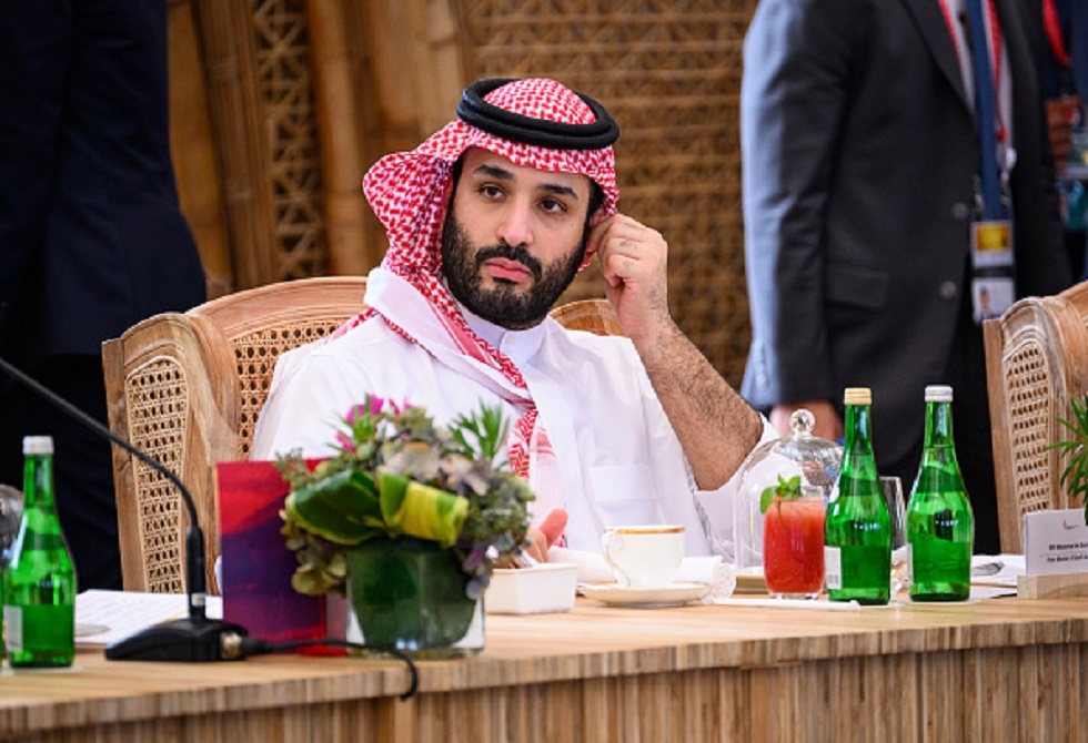 ولي العهد السعودي لأمير قطر: ندين الهجوم الإسرائيلي السافر على قطر