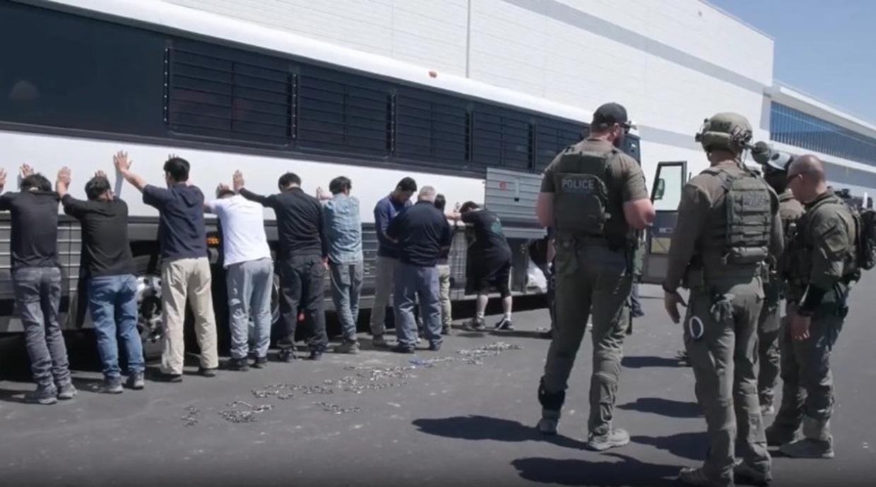 كوريا الجنوبية ترسل طائرة لإعادة العمال المحتجزين في جورجيا الأمريكية