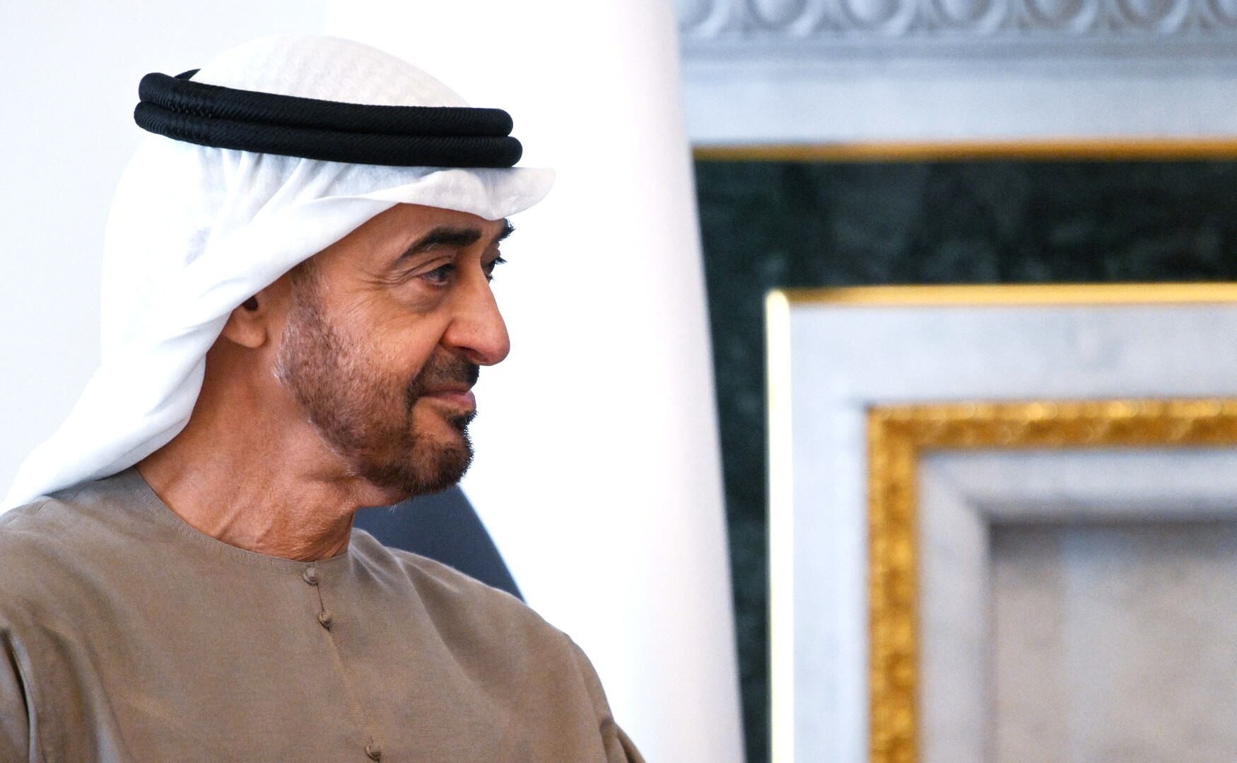 رئيس الإمارات محمد بن زايد آل نهيان يصل إلى الدوحة