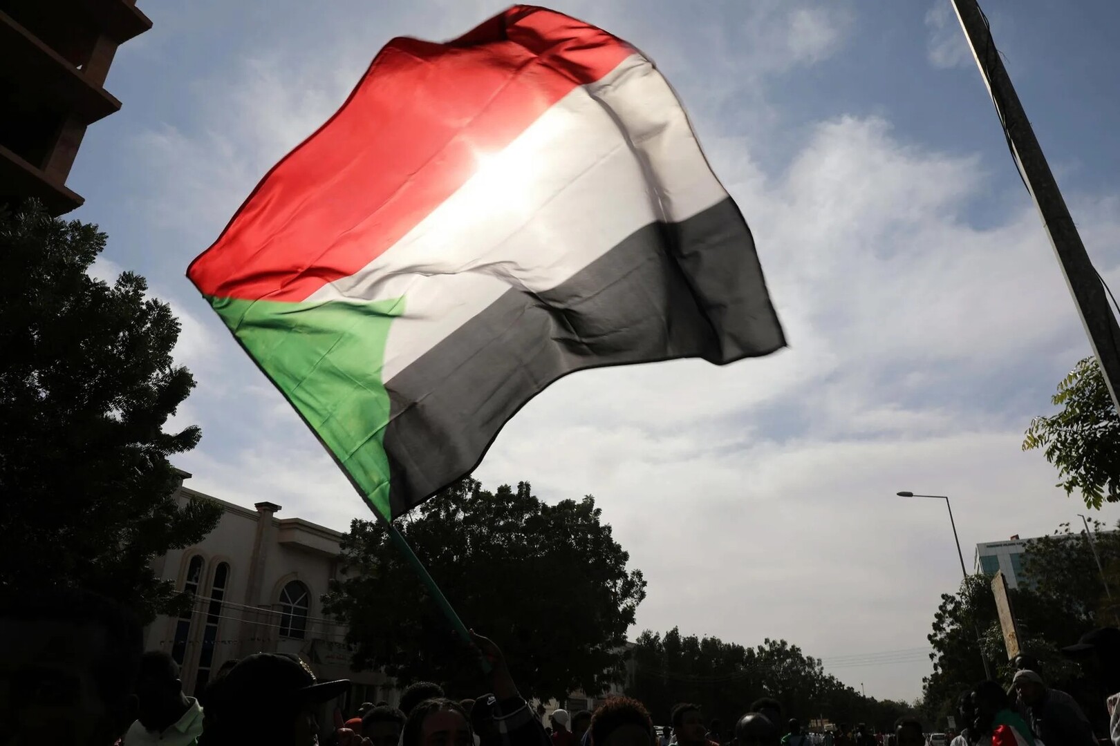 الحكومة السودانية ترفض مقترح هدنة أمريكي عربي وتتمسك بالمشاركة في عملية الانتقال السياسي