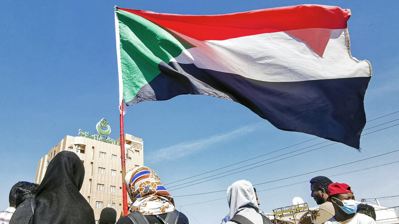 من هدنة إنسانية إلى حكم مدني.. خارطة طريق لإنقاذ السودان بدعم خليجي