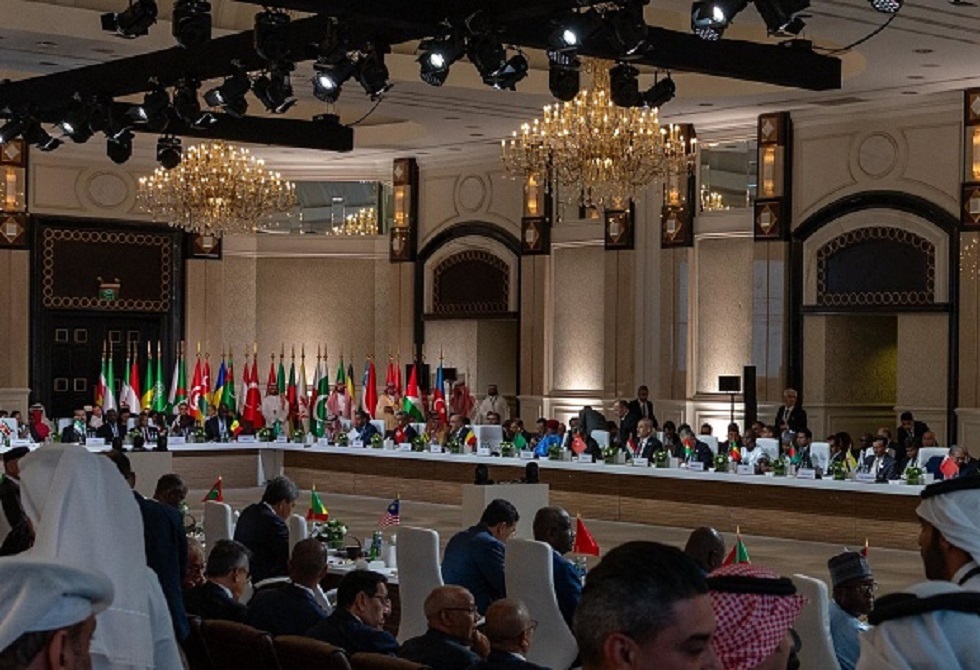 وزير خارجية إيران: جئت إلى الدوحة برسالة واضحة