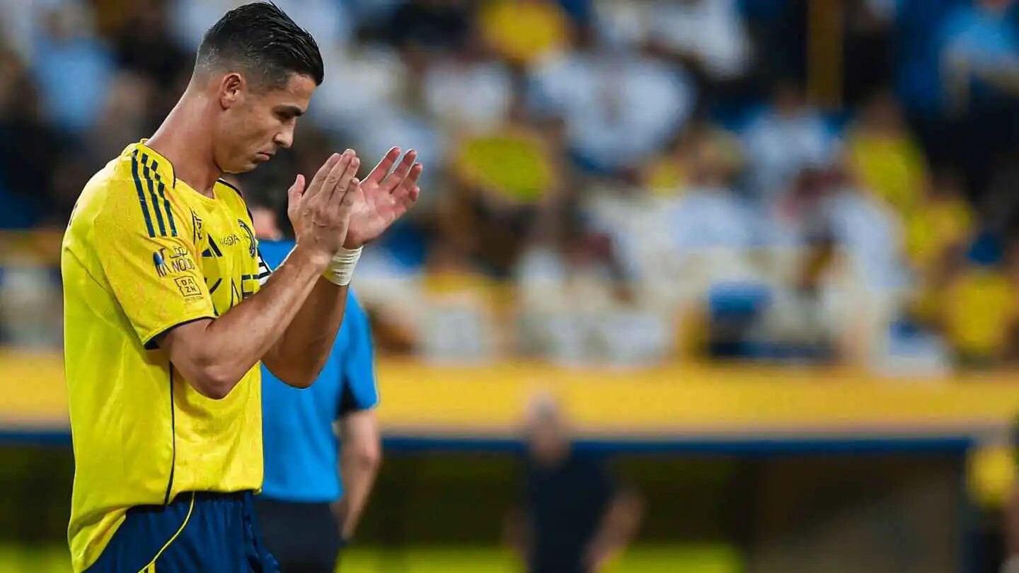 حزن كريستيانو رونالدو رغم فوز النصر على الخلود يربك مدرجات النصر (فيديو)