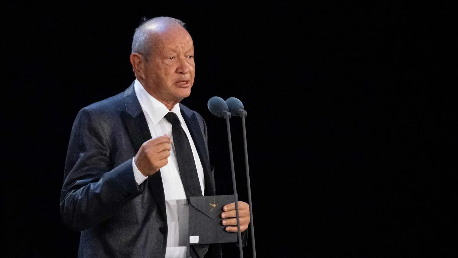مصر.. نجيب ساويرس يرد على أنباء ترشيحه لرئاسة الأهلي