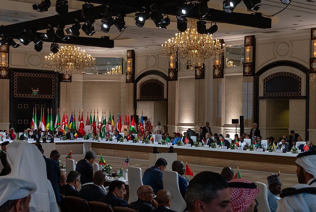 القادة العرب الحاضرون والغائبون عن قمة الدوحة