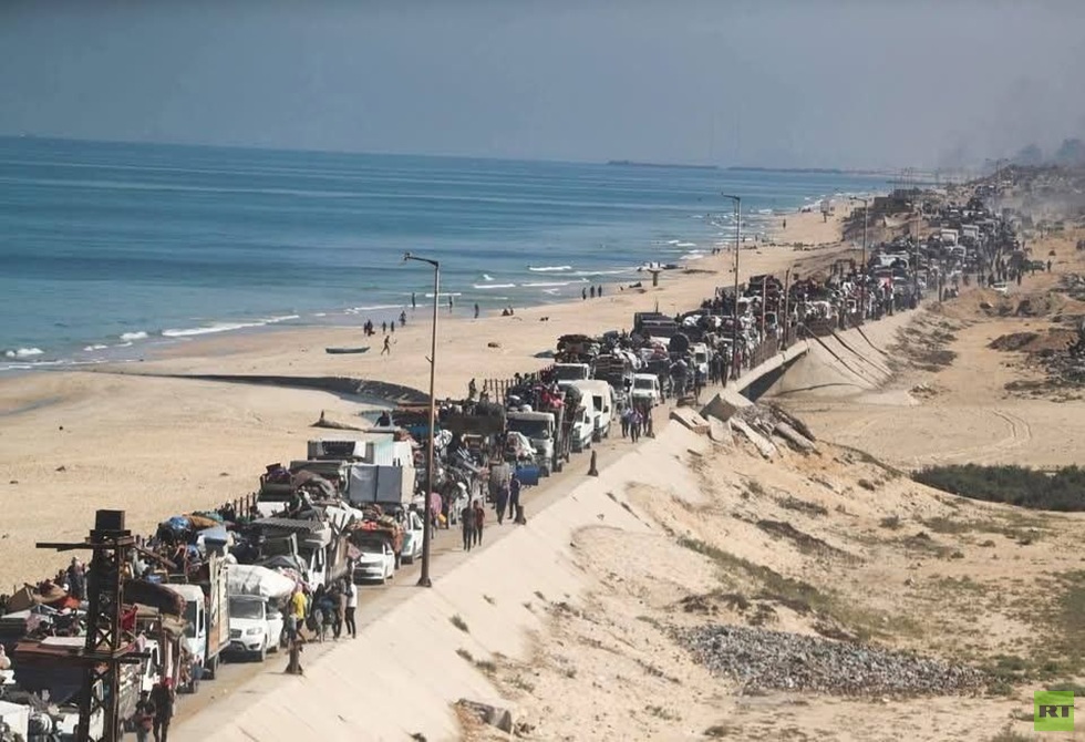 موجة نزوح واسعة من غزة نحو الجنوب وسط قصف إسرائيلي مكثف (فيديو)